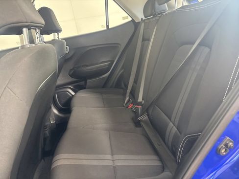 Used 2025 Hyundai Venue SEL FWD image 18