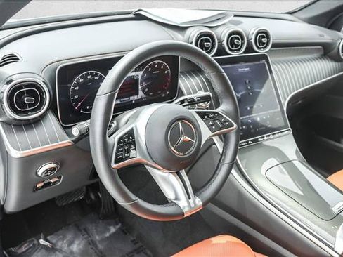 Used 2023 Mercedes-Benz GLC 300 4MATIC image 10