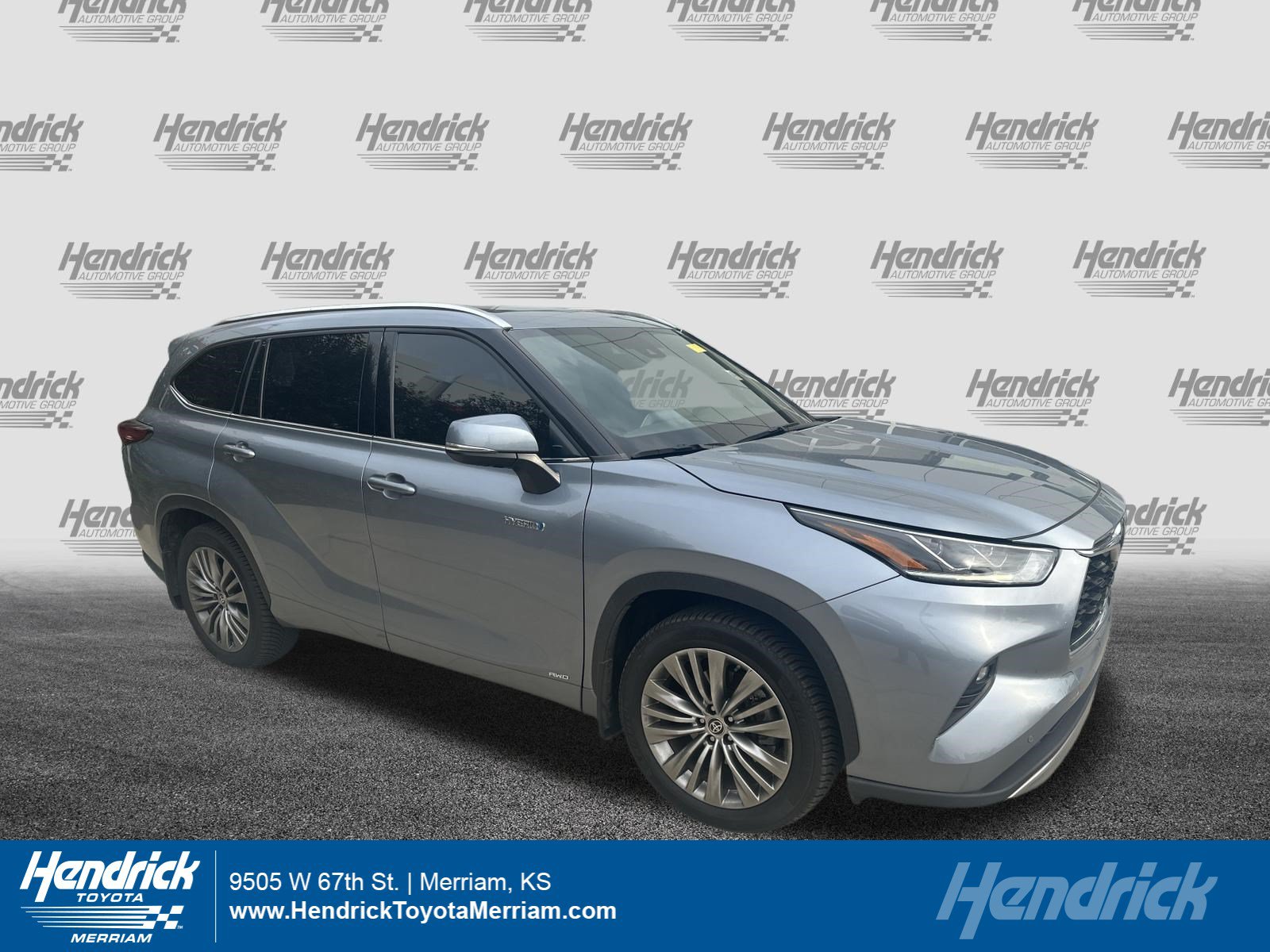 Used 2021 Toyota Highlander Platinum AWD/4WD image 1