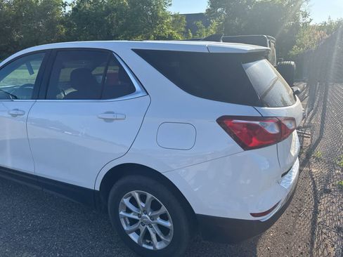 Used 2019 Chevrolet Equinox LT w/ LPO, Blackout Package AWD/4WD image 18