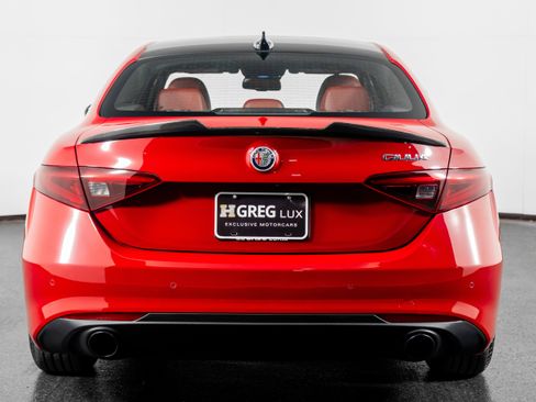 Used 2023 Alfa Romeo Giulia Sprint image 11