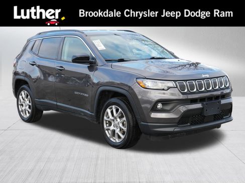 Used 2022 Jeep Compass Latitude image 1