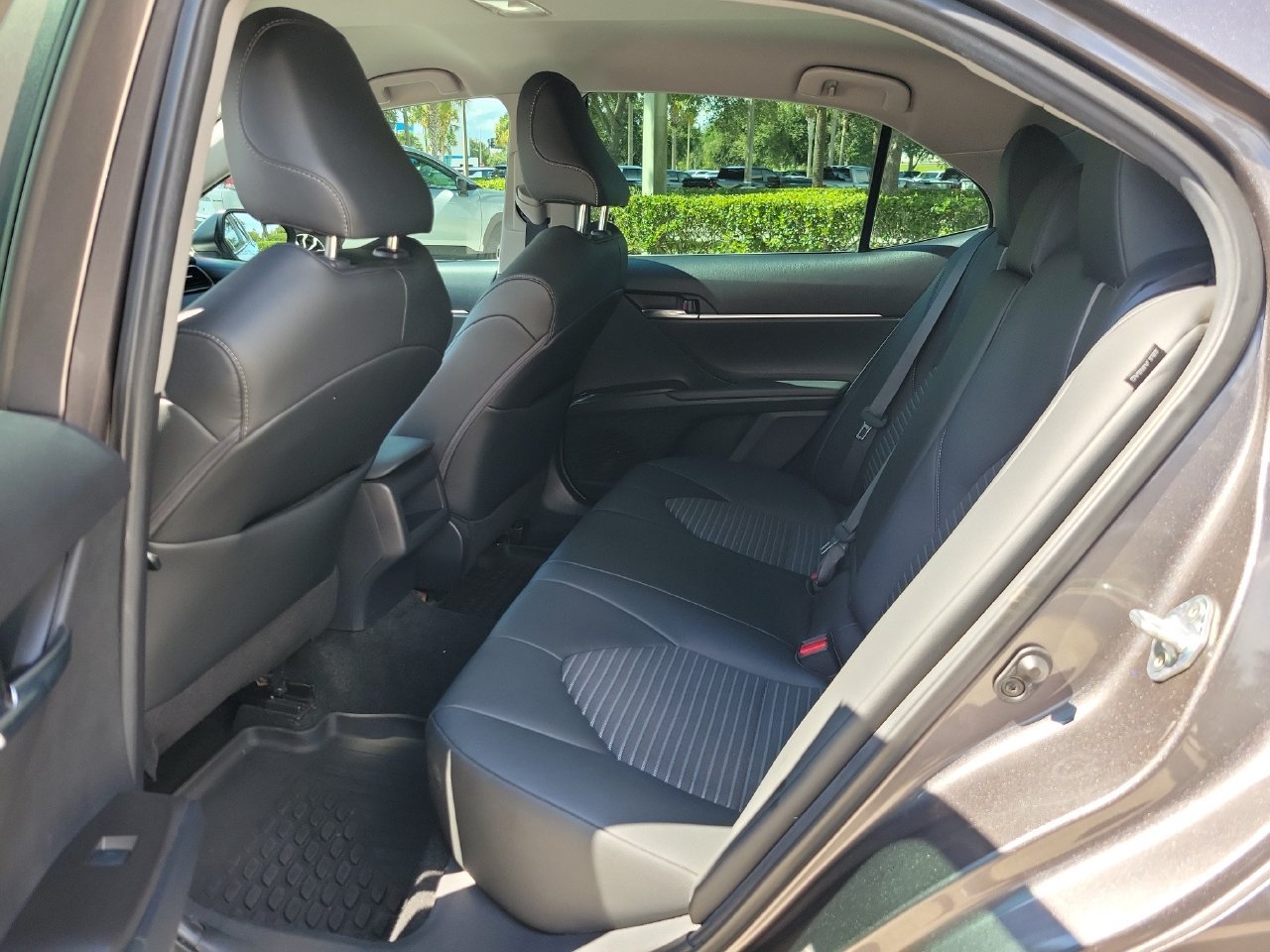 Used 2023 Toyota Camry SE FWD image 10
