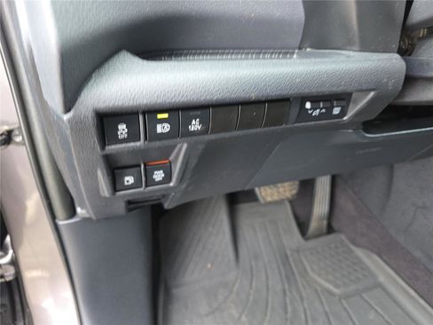 Used 2021 Toyota Sienna XSE w/ XSE Plus Package image 16