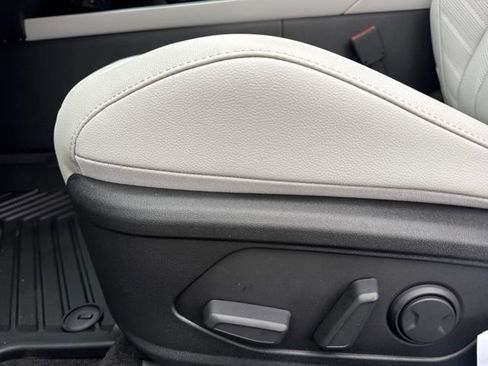 New 2026 Hyundai Elantra Limited image 12