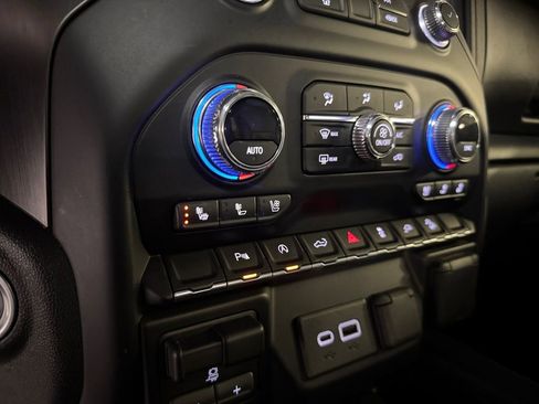 Used 2021 GMC Sierra 1500 AT4 w/ AT4 Premium Package AWD/4WD image 30