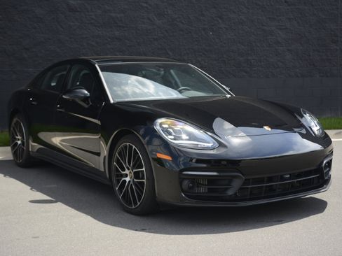 Certified 2023 Porsche Panamera image 9