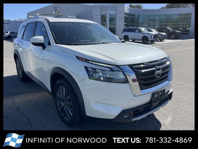 Used 2023 Nissan Pathfinder SL w/ SL Premium Package