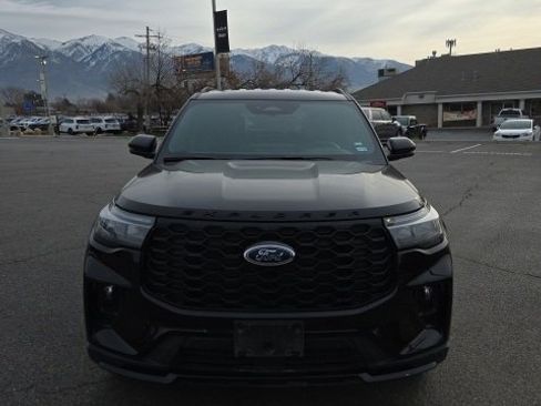 Used 2025 Ford Explorer ST-Line image 6