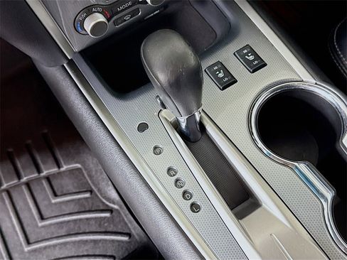 Used 2019 Nissan Pathfinder SL image 19