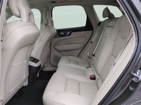 Used 2018 Volvo XC60 T6 Inscription w/ Luxury Seat Package image 10