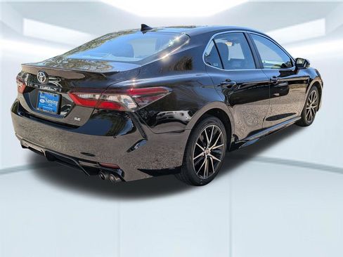 Used 2024 Toyota Camry SE image 5