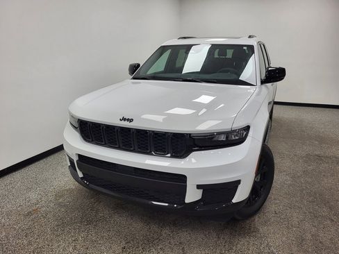 Used 2024 Jeep Grand Cherokee L Altitude image 19