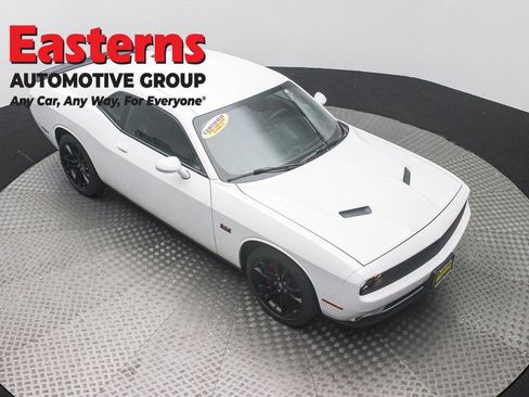 Used 2018 Dodge Challenger R/T w/ Blacktop Package RWD image 3
