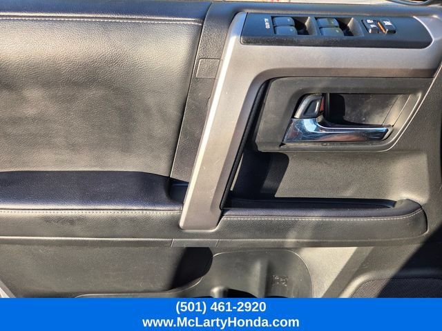 Used 2024 Toyota 4Runner SR5 AWD/4WD image 33