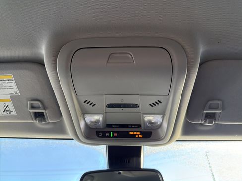 Certified 2021 GMC Terrain SLT w/ Infotainment Package II image 18