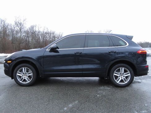 Used 2017 Porsche Cayenne image 8