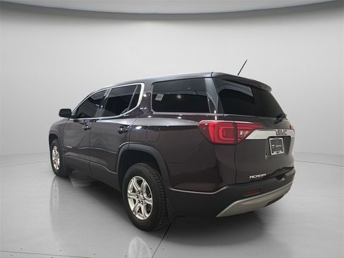 Used 2017 GMC Acadia SLE image 6