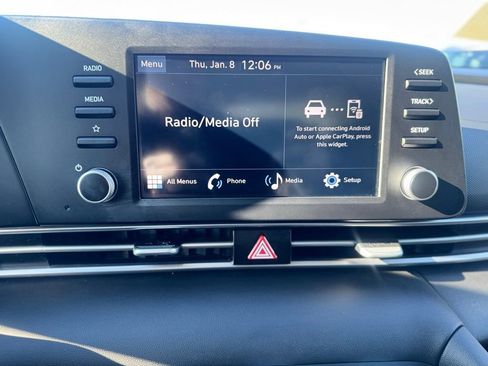 Certified 2025 Hyundai Elantra SE image 13