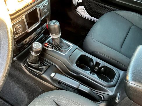 Used 2020 Jeep Wrangler Sport image 15