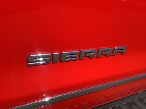 Used 2017 GMC Sierra 1500 SLT w/ SLT Premium Package AWD/4WD image 7
