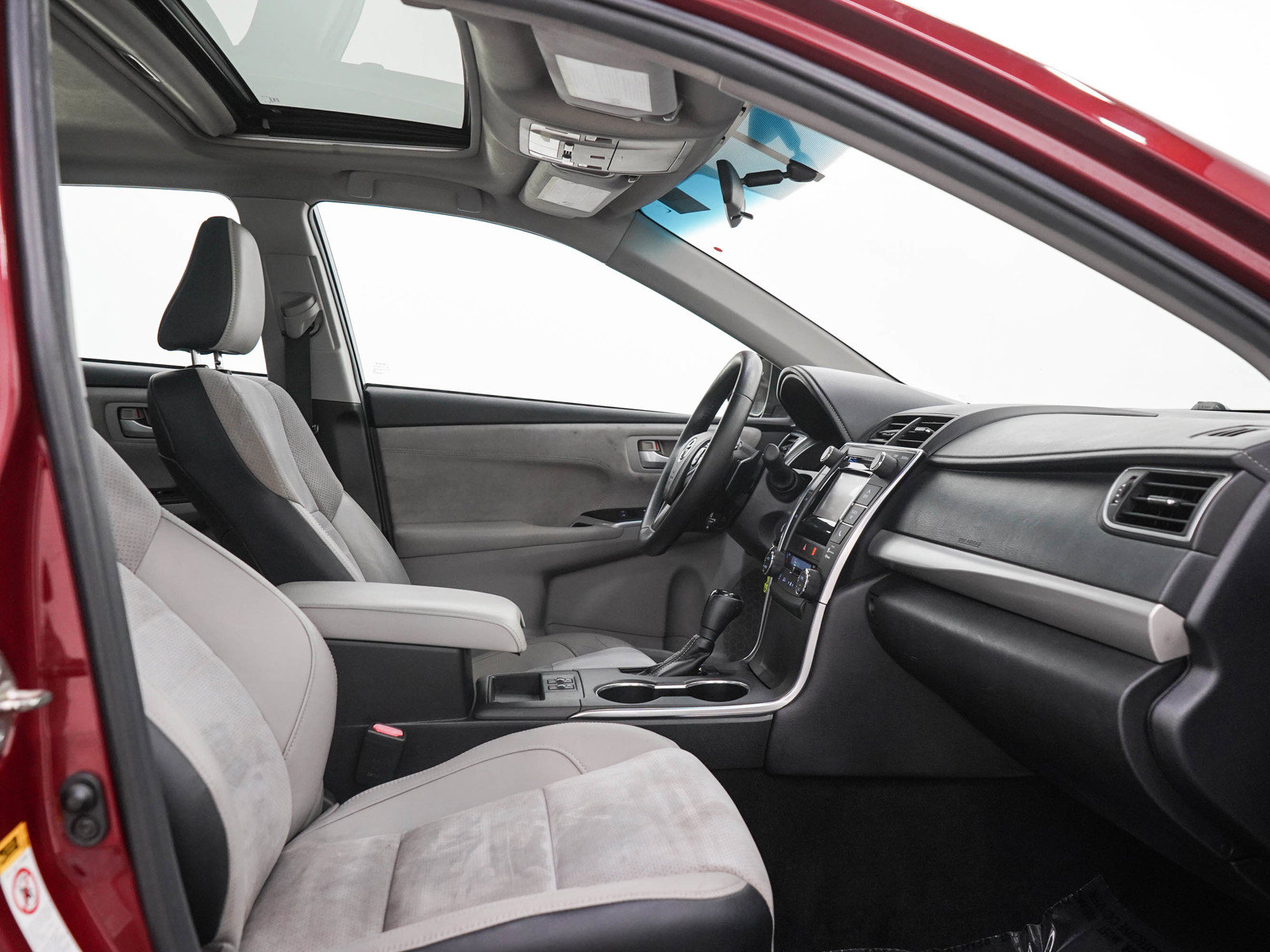 Used 2015 Toyota Camry XSE w/ Moonroof Package FWD image 11