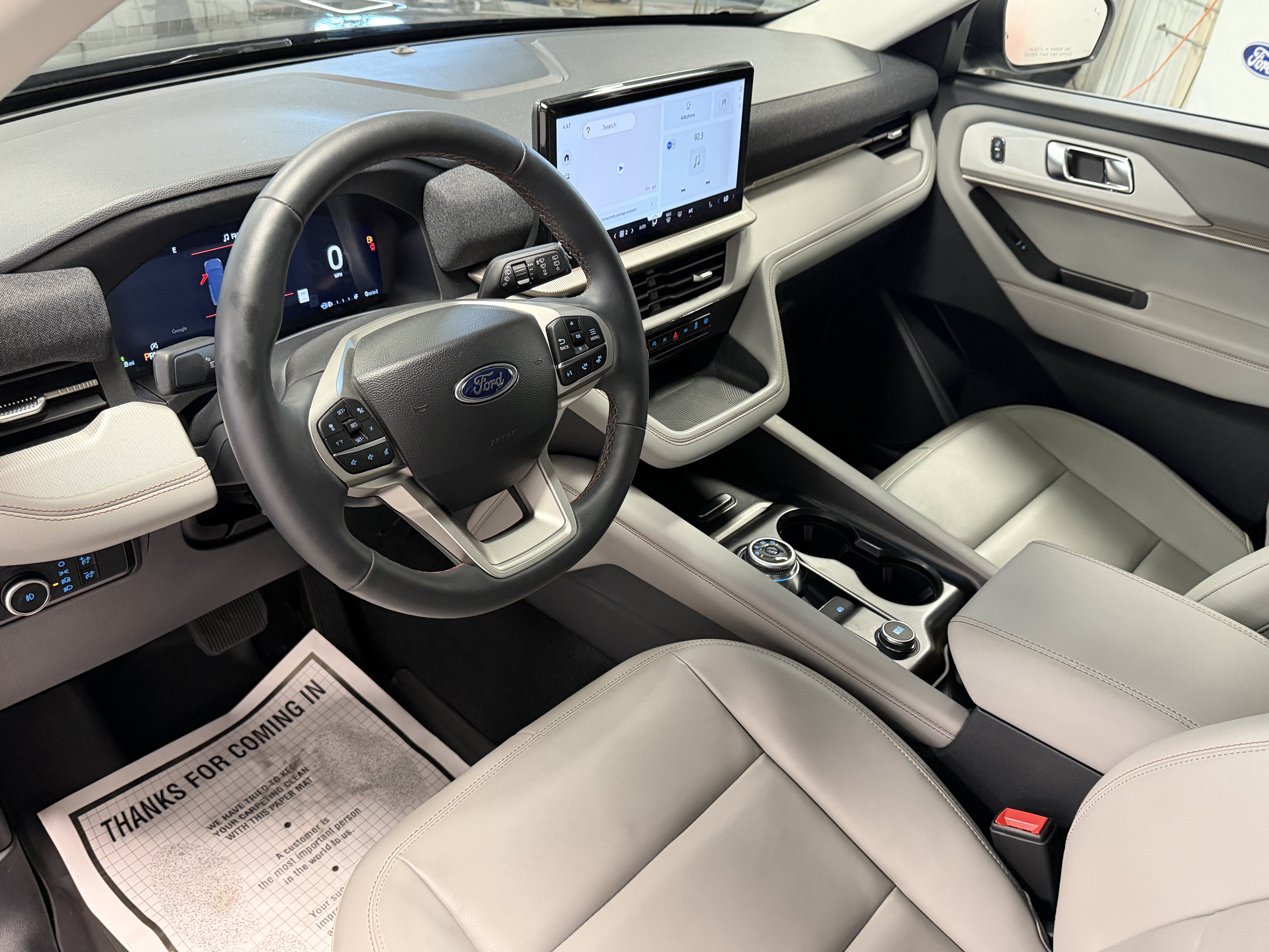 Used 2025 Ford Explorer Active w/ Active Comfort Package AWD/4WD image 4