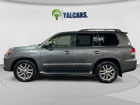 Used 2013 Lexus LX 570 4WD w/ Luxury Pkg image 2