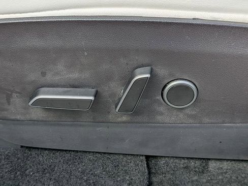 Used 2023 Tesla Model Y Long Range AWD/4WD image 18