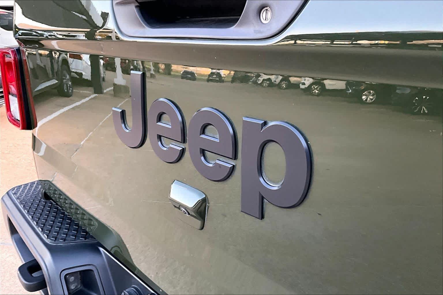 Used 2022 Jeep Gladiator Sport AWD/4WD image 27