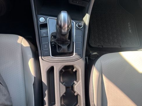 Used 2021 Volkswagen Jetta R-Line image 21