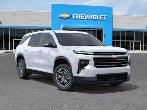 New 2026 Chevrolet Traverse LT w/ Driver Confidence Package FWD image 7