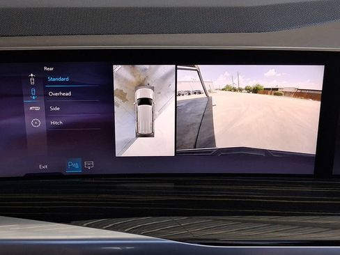 Used 2025 Cadillac Escalade Premium Luxury RWD image 16