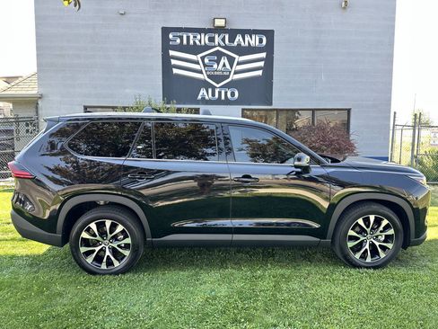 Used 2026 Toyota Grand Highlander AWD Hybrid image 5