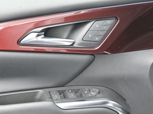 Used 2024 Chevrolet Traverse RS image 13