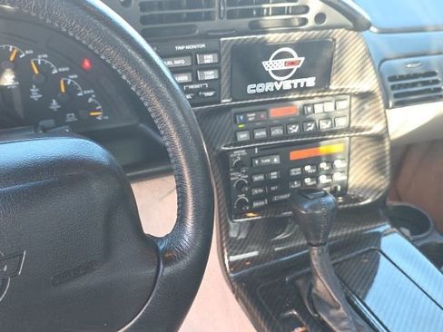 Used 1996 Chevrolet Corvette Coupe image 11