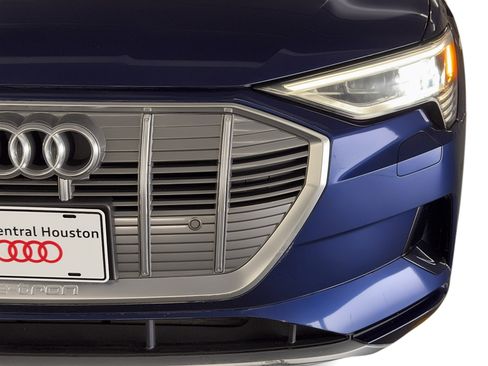 Used 2022 Audi e-tron Premium image 11