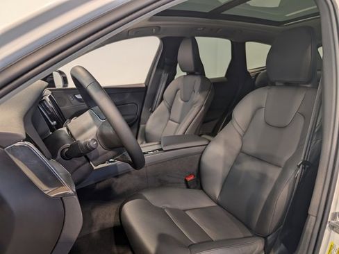 Used 2025 Volvo XC60 B5 Core w/ Climate Package image 13