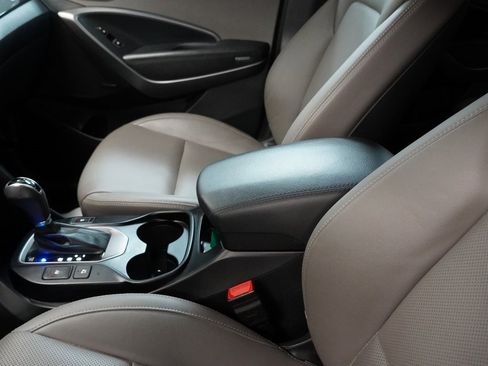 Used 2016 Hyundai Santa Fe SE w/ Option Group 03 image 7