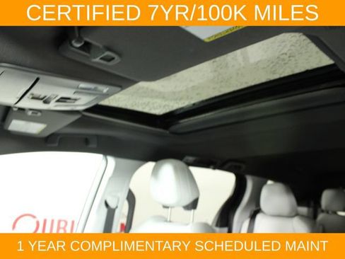 Used 2023 Toyota Sienna XSE AWD/4WD image 28