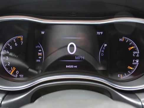 Used 2017 Jeep Grand Cherokee Laredo w/ Quick Order Package 23E image 36