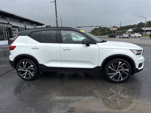 Used 2022 Volvo XC40 T5 R-Design w/ Advanced Package AWD/4WD image 6