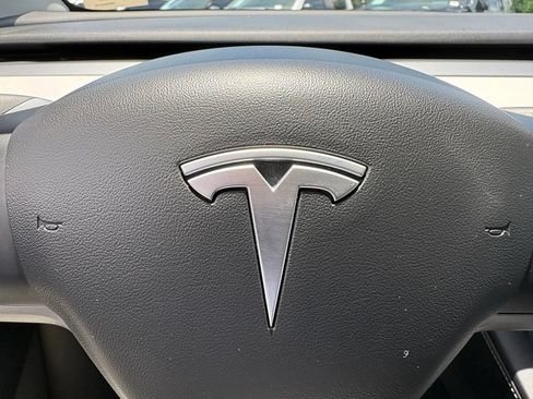 Used 2022 Tesla Model Y Performance AWD/4WD image 32