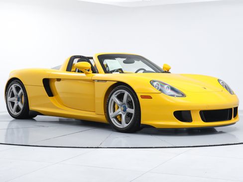 Used 2005 Porsche Carrera GT RWD image 9