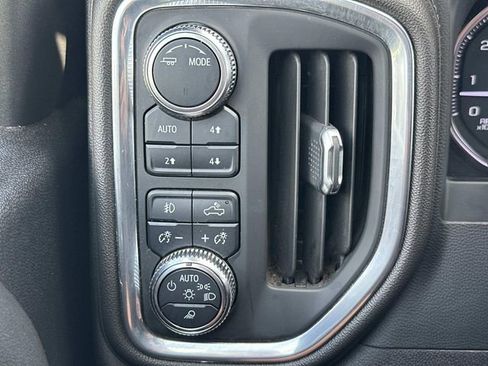Used 2022 GMC Sierra 2500 SLT w/ SLT Convenience Package image 26