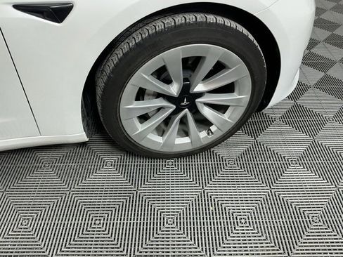 Used 2023 Tesla Model 3 Standard Range image 16