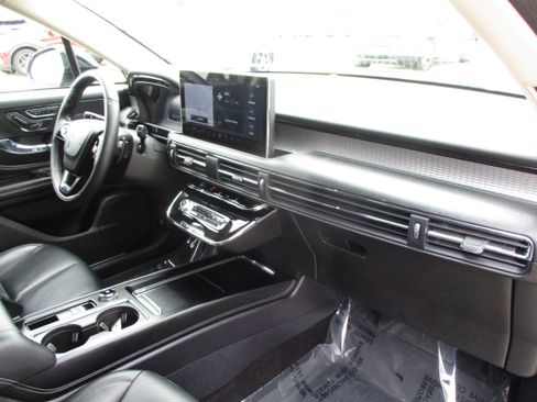 Used 2023 Lincoln Corsair AWD w/ Equipment Group 101A image 46