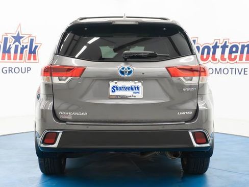 Used 2018 Toyota Highlander Limited Platinum AWD/4WD image 7