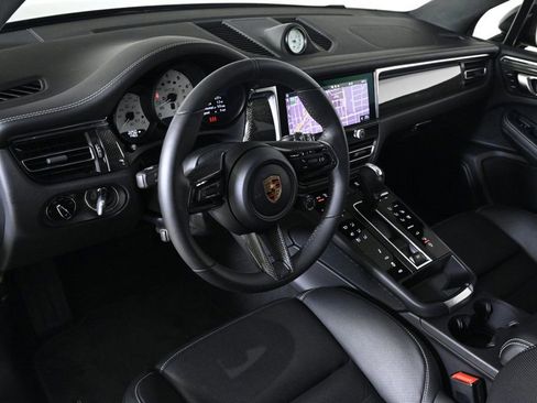 Certified 2026 Porsche Macan GTS image 4