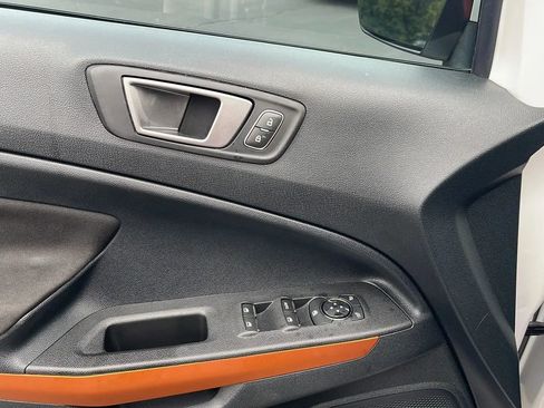 Used 2021 Ford EcoSport SE w/ SE Convenience Package image 18